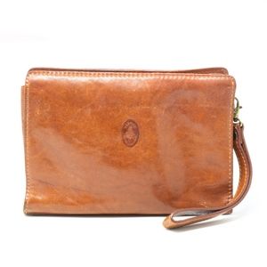 Peruzzi leather clutch